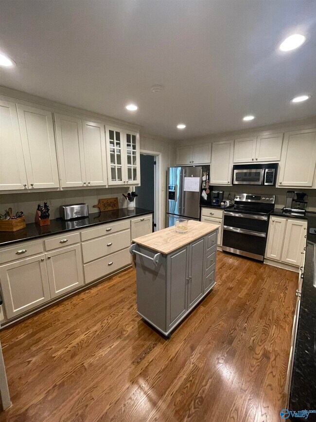 1302 Cleermont Dr SE in Huntsville, AL - Building Photo - Building Photo