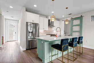 2906 Webberville Rd in Austin, TX - Building Photo - Building Photo