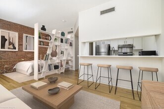 83 Washington St, Unit 2C in Norwalk, CT - Building Photo - Building Photo
