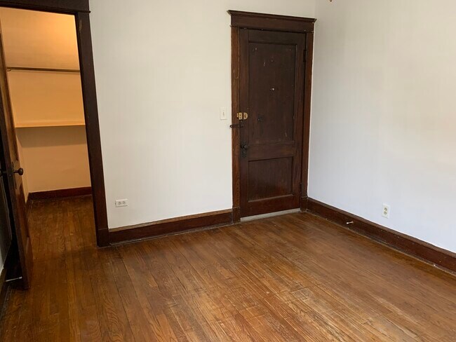 2744 N Kimball Ave in Chicago, IL - Building Photo - Building Photo