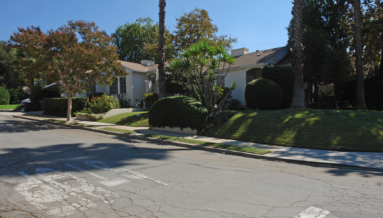 2012 Verdugo Rd in Glendale, CA - Foto de edificio