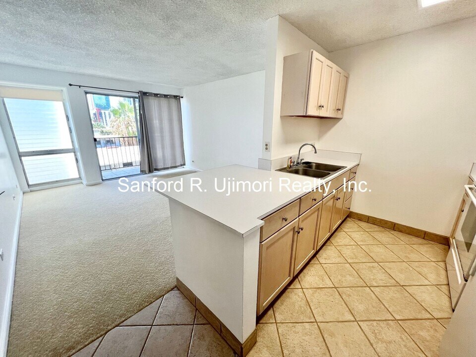 725 Piikoi St in Honolulu, HI - Building Photo
