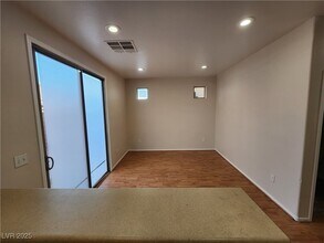 9664 Villa La Mora Ave in Las Vegas, NV - Building Photo - Building Photo
