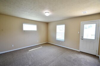 5015 Willow Point Dr in Conroe, TX - Building Photo - Building Photo