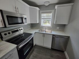 30 Parks St in Saint John, NB - Building Photo