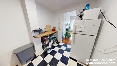 470 Beacon St, Unit 9 in Boston, MA - Building Photo - Building Photo