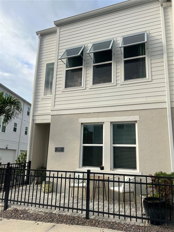 property at 2301 Lindstrom St