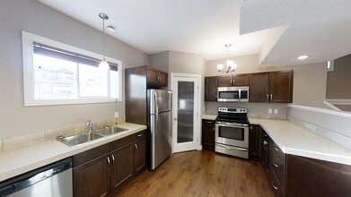 7302 115a St in Grande Prairie, AB - Building Photo - Building Photo