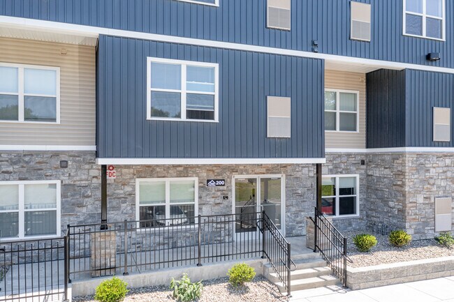 The View at High Pointe in Hummelstown, PA - Building Photo - Building Photo