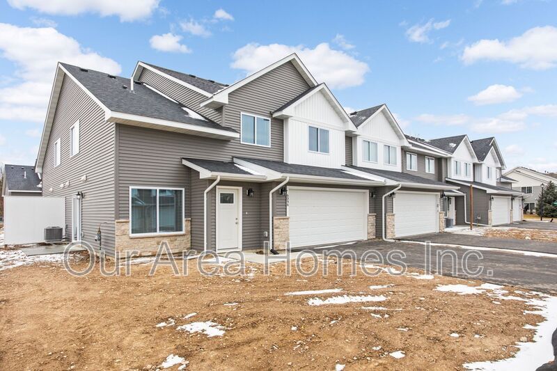 6025 Manchester Ave NE in Otsego, MN - Building Photo