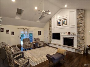 6204 Keystone Way in Jamesville, NY - Building Photo - Building Photo
