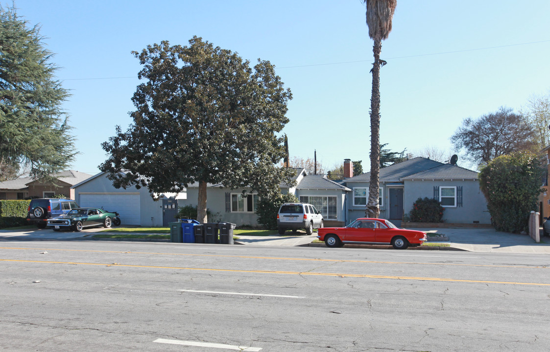 1810-1814 W Victory Blvd in Burbank, CA - Building Photo