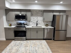 3048 Cherry Blossom Ln, Unit BASEMENT UNIT in East Point, GA - Building Photo