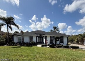 3220 29th Ave NE in Naples, FL - Building Photo