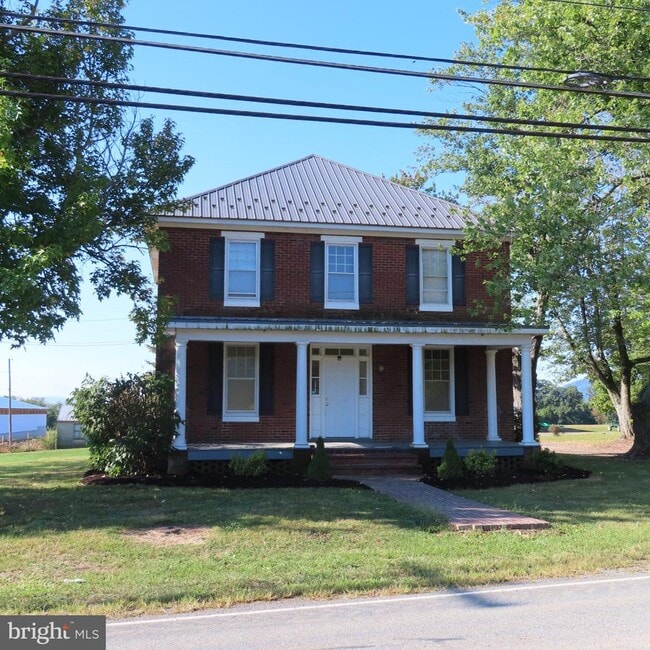 12182 Main St in Fort Loudon, PA - Building Photo - Building Photo