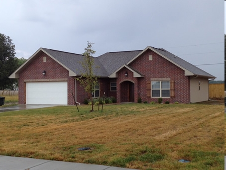 Oaklawn Estates in Rogersville, MO - Building Photo