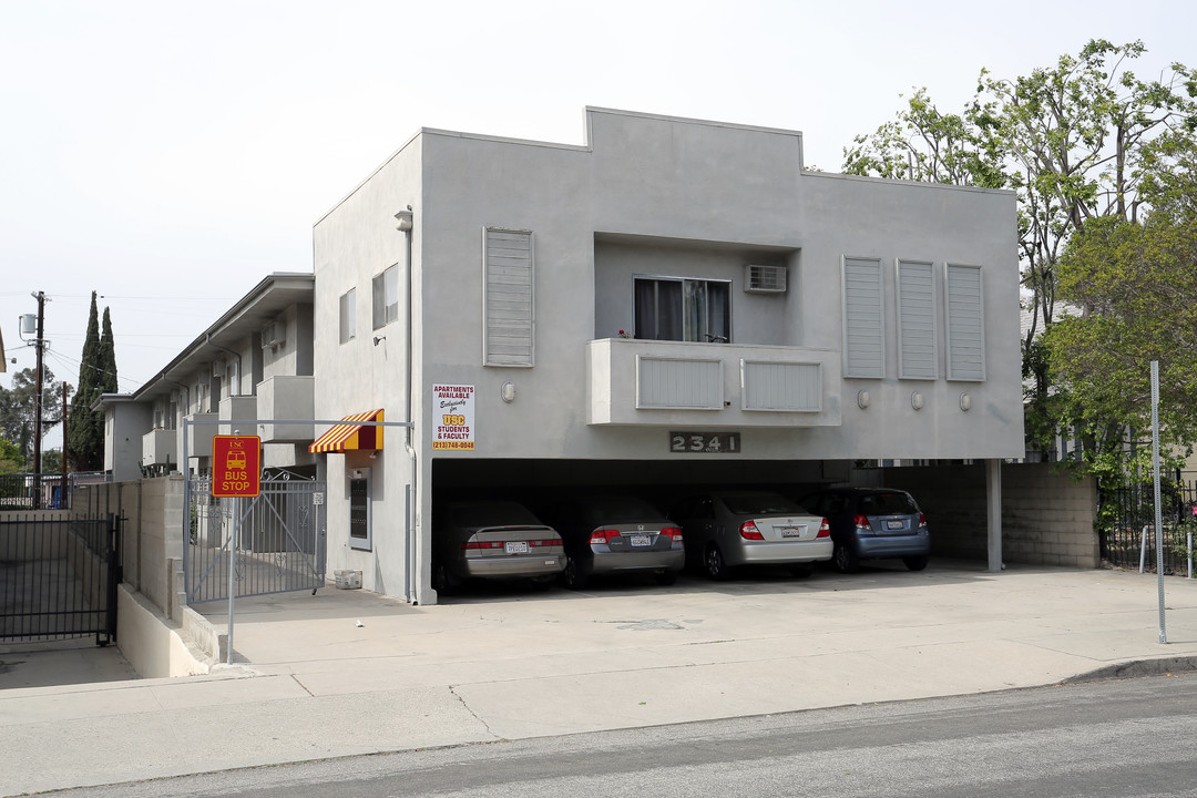 2341 Portland St in Los Angeles, CA - Building Photo