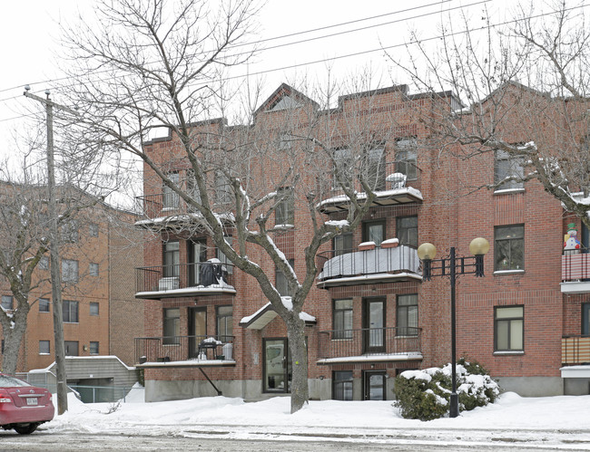 3705 E Rachel Rue E in Montréal, QC - Building Photo - Building Photo