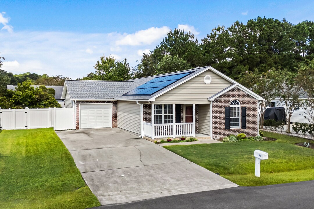 9840 Conifer Ln in Murrells Inlet, SC - Foto de edificio