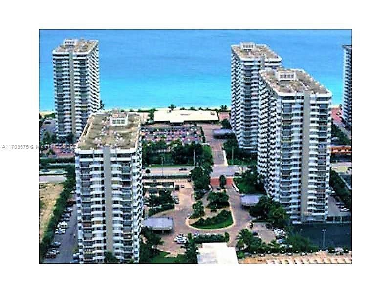 1950 S Ocean Dr in Hallandale Beach, FL - Building Photo