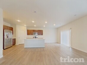 2222 Flower Blossom Ave in Brighton, CO - Foto de edificio - Building Photo