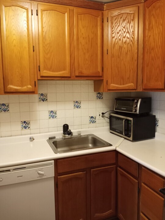 4600 Connecticut Ave NW, Unit 517 in Washington, DC - Building Photo