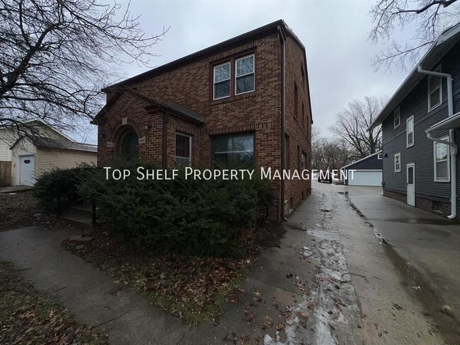 property at 1063 42nd St