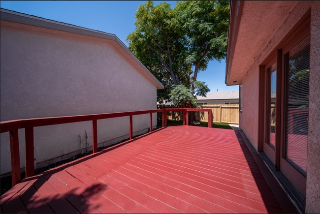 5172 Brockbank Pl in San Diego, CA - Foto de edificio - Building Photo