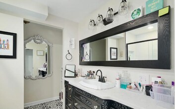 2213 N 17th St in Philadelphia, PA - Foto de edificio - Building Photo