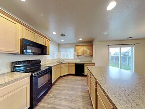 220 Archer Rd in Middleton, ID - Building Photo - Building Photo