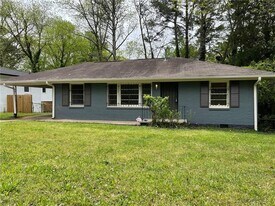 349 Laquita Dr SE in Atlanta, GA - Building Photo