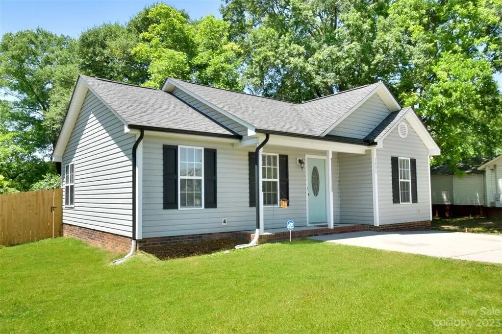 1605 Chapman Ave in Kannapolis, NC - Building Photo
