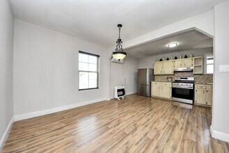 215 St Charles Dr in Crosby, TX - Building Photo - Building Photo