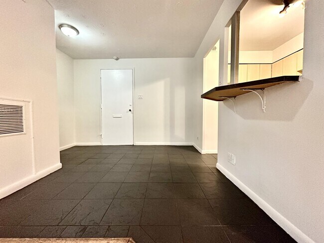 property at 111 Riverside Dr E