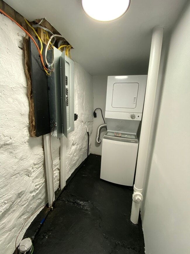 924 Excelsior St in Pittsburgh, PA - Building Photo - Building Photo