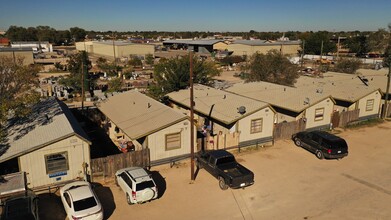 1028 E Bender Blvd in Hobbs, NM - Building Photo - Building Photo