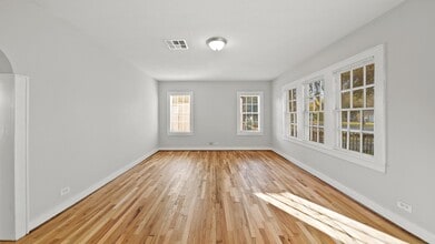 213 12th Ave N in Texas City, TX - Foto de edificio - Building Photo