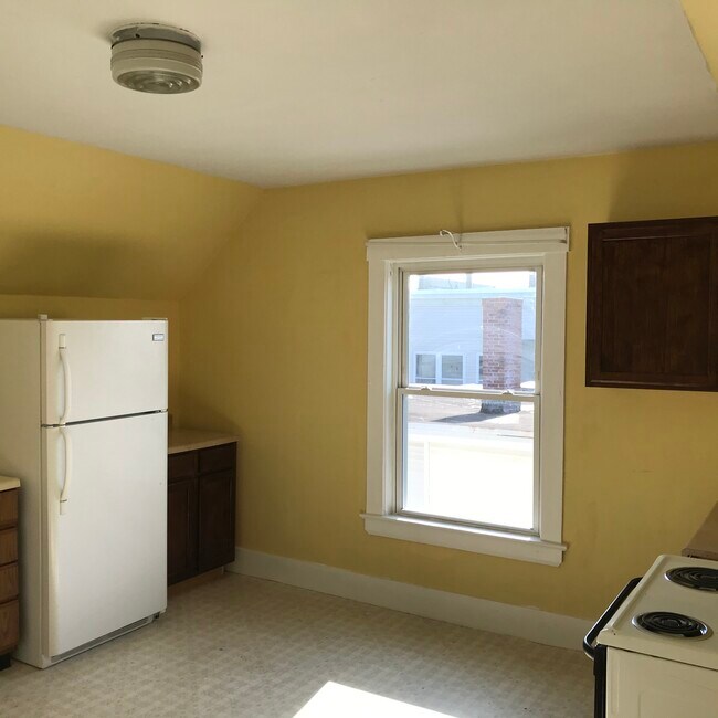 84 Shawmut St in Lewiston, ME - Building Photo - Building Photo