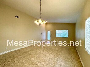 13605 Spring Valley Pkwy in Victorville, CA - Building Photo - Building Photo