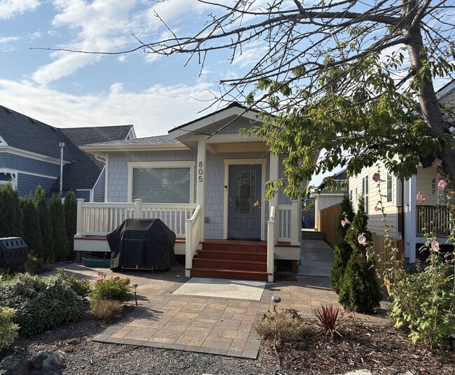 property at 805 24th St