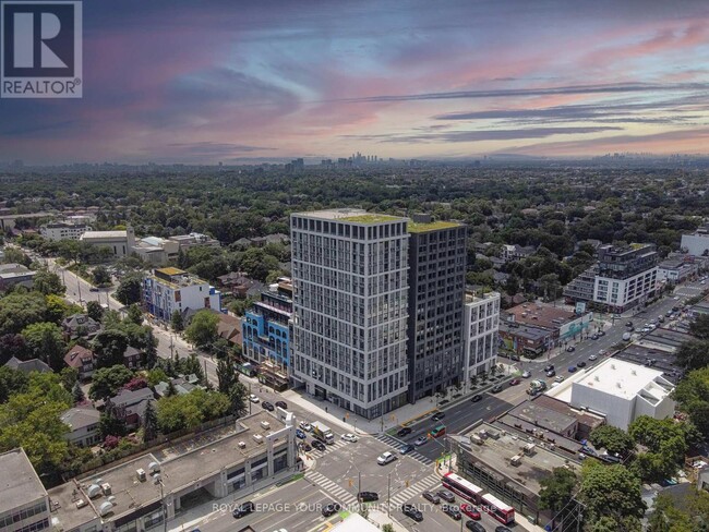 2020-2020 Bathurst St in Toronto, ON - Building Photo - Building Photo