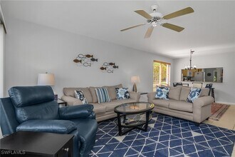 1330 Yesica Ann Cir in Naples, FL - Foto de edificio - Building Photo