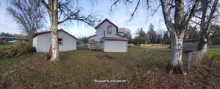 1609 NE Waterfront St in Newberg, OR - Building Photo - Building Photo