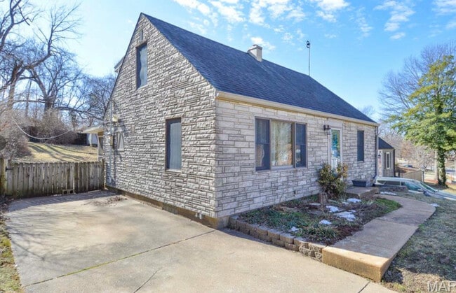 410 Robert Ave in Ferguson, MO - Building Photo - Building Photo