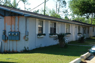 Olive Road Apartments in Pensacola, FL - Building Photo - Building Photo