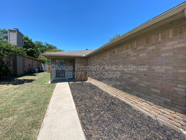 1118 Landsdale Ln in Fort Worth, TX - Building Photo - Building Photo