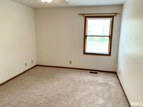 7437 Pendleton Ave in Evansville, IN - Building Photo - Building Photo