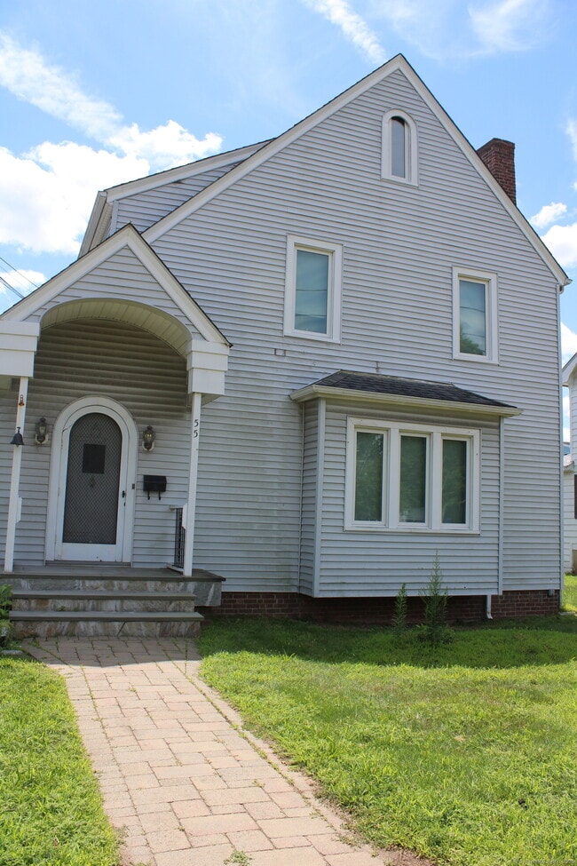 55 E Cedar St in Newington, CT - Building Photo - Building Photo