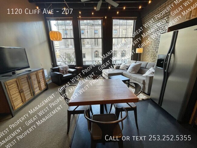 1120 E Cliff Ave in Tacoma, WA - Building Photo - Building Photo