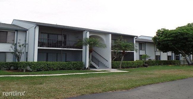1002 Green Pine Blvd-Unit -Apt A1 in West Palm Beach, FL - Building Photo - Building Photo
